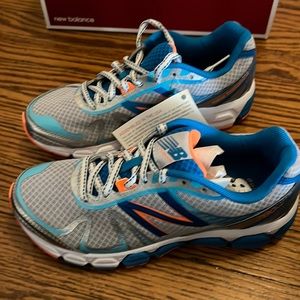 New balance ladies running shoes size 6